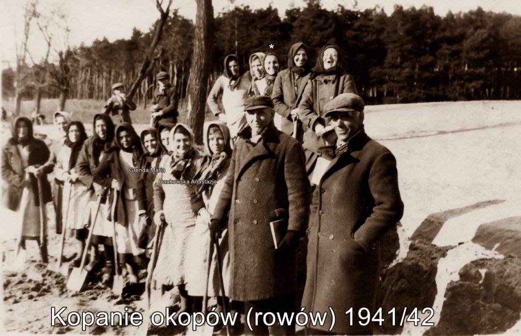 Kopanie okopów 1941/1942